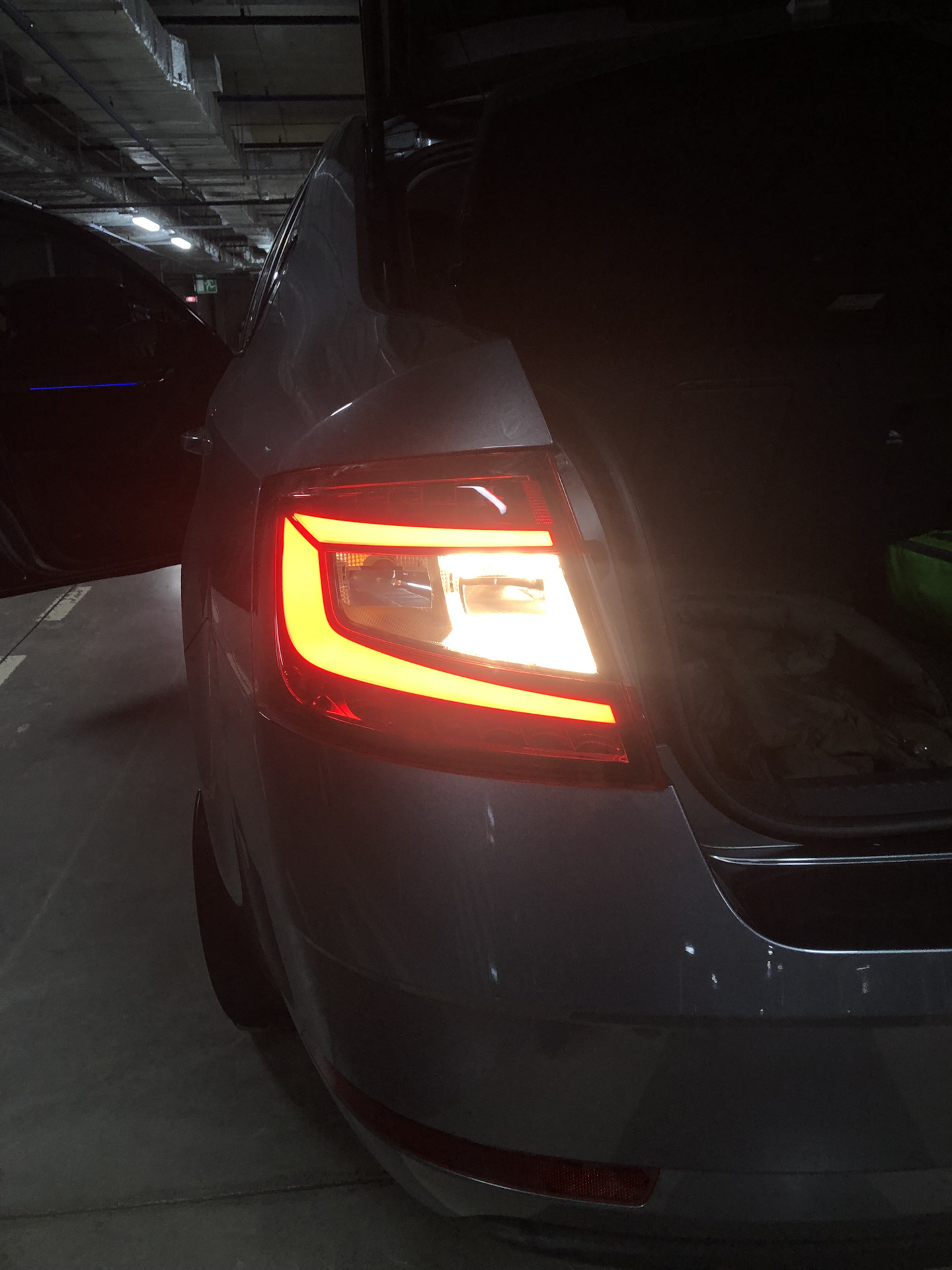 Замена ламп заднего хода на LED — Skoda Octavia A7 Mk3, 1,4 л, 2020 ...