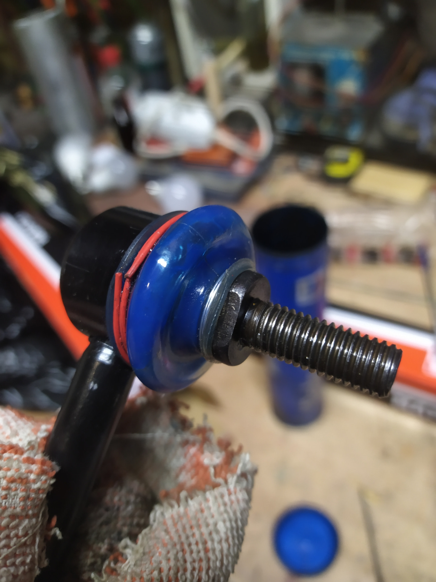 Заменил тяги стабилизации, теперь тихо. Гремело и стучало так как-будто ...