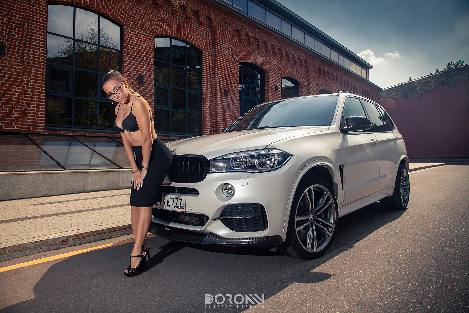 BMW x6 girl