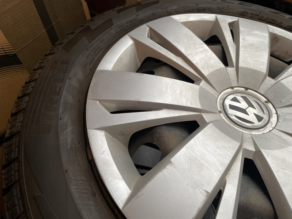 Шины зимние нешипованные Pirelli 205/55 R16, штампованные диски ...