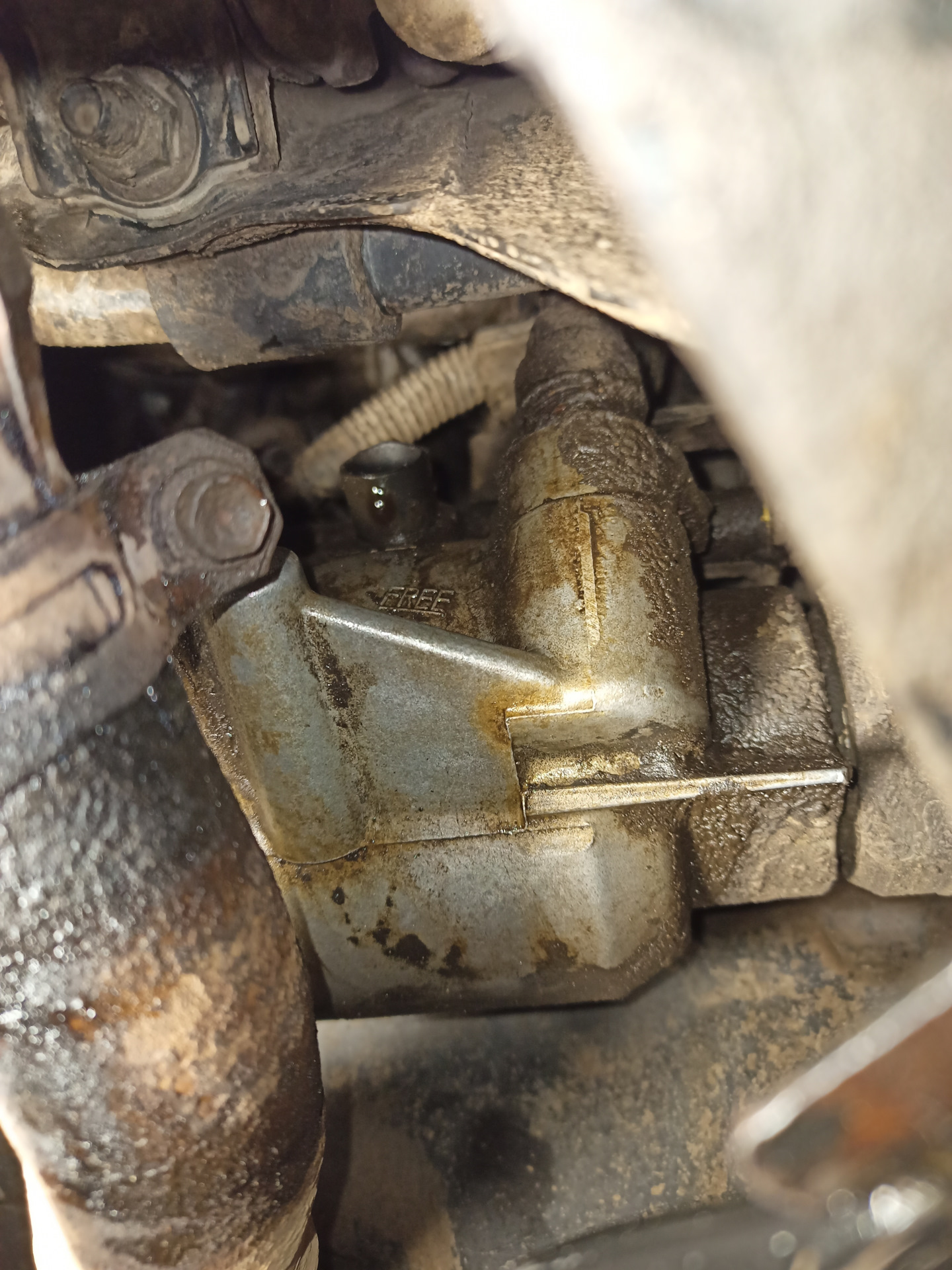 Что за отверстие в раздатке? — Daihatsu Pyzar, 1,5 л, 1997 года ...