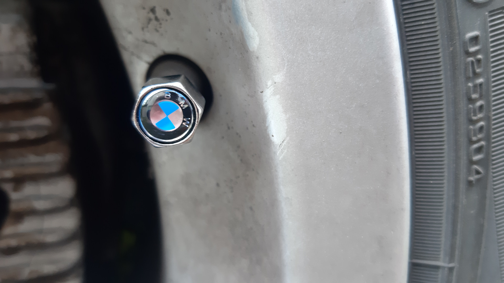 Колпачки на Ниппель с Логотипом BMW — BMW 3 series (E90), 2,5 л, 2006 ...