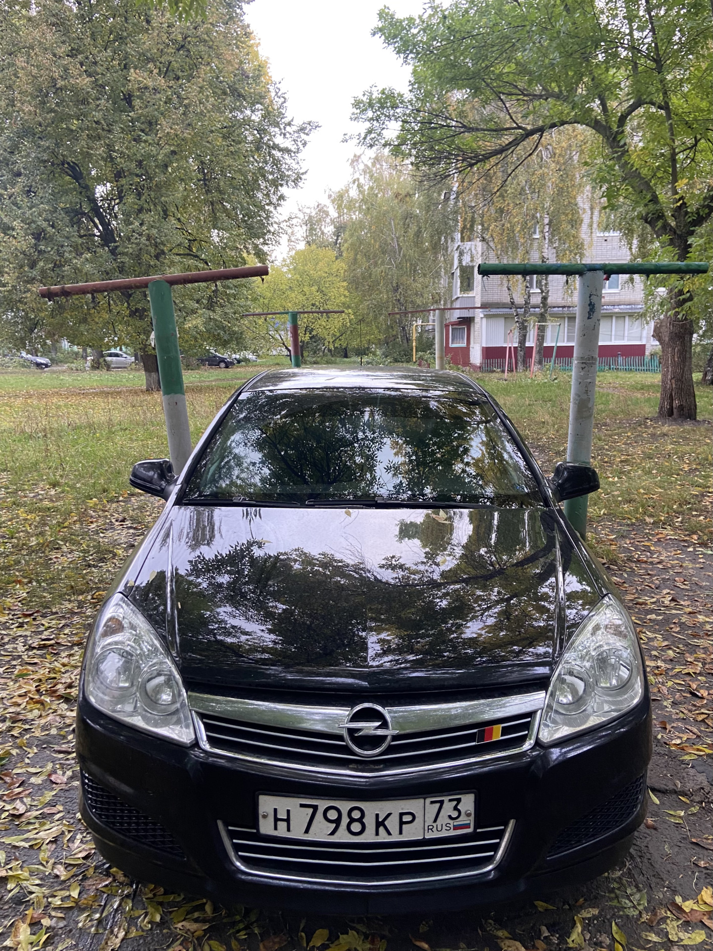 8. Эмблема/лого на решётку — Opel Astra H, 1,6 л, 2011 года | аксессуары |  DRIVE2