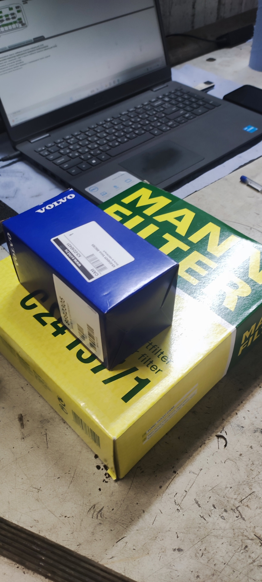 Замена масла и регулировка рулевой рейки — Volvo S80 (2G), 2,5 л, 2008 ...