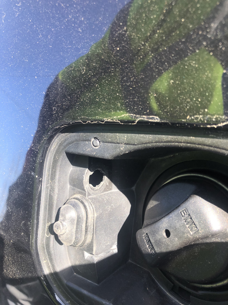 Запирание лючка бензобака — BMW 5 series (E60), 3 л, 2008 года ...