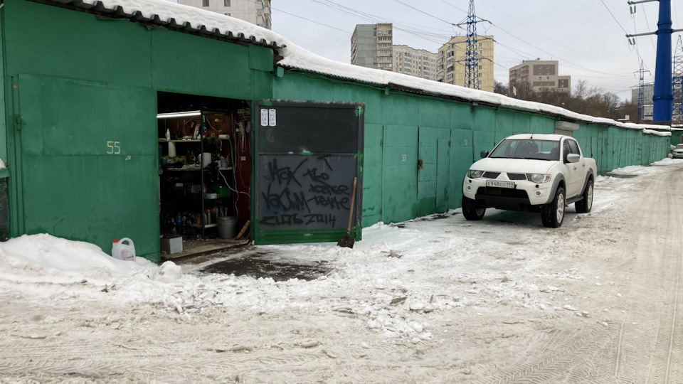 Педаль тормоза в автомобилях с АКПП