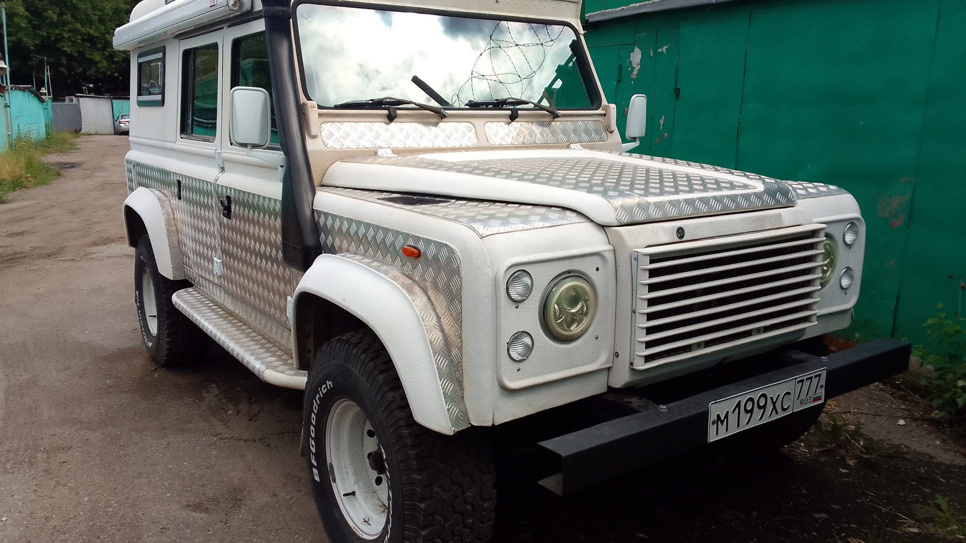 Land Rover Defender 3.5 бензиновый 1983 | V8 3.5 бензин АКПП на DRIVE2