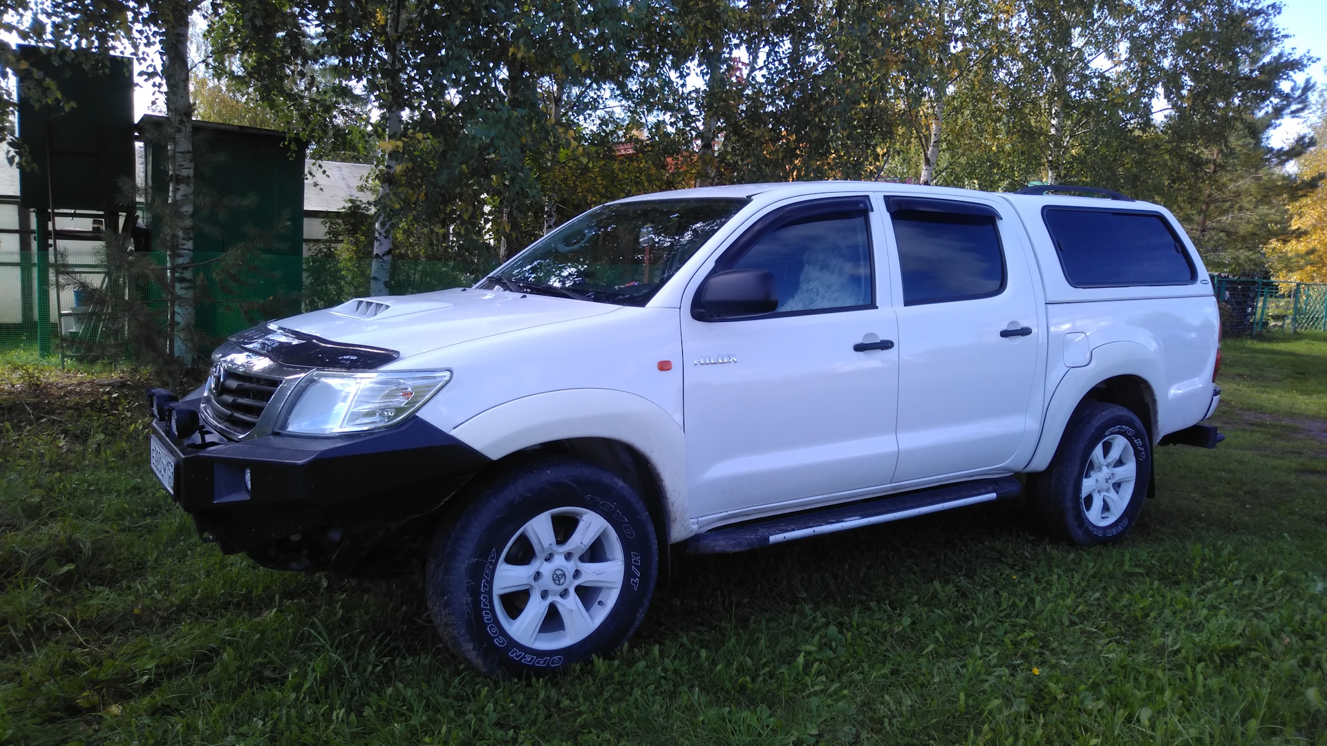 Тойота хайлюкс 2014 дизель. Toyota Hilux 7 расширители. Тойота Хайлюкс 2.5 дизель. Foton Tunland 2.8 МТ. Тойота Хайлюкс белая.