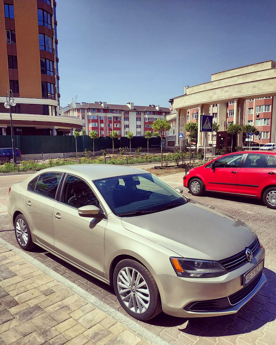 Новые диски R17 и летняя резина — Volkswagen Jetta VI, 2,5 л, 2012 года |  колёсные диски | DRIVE2