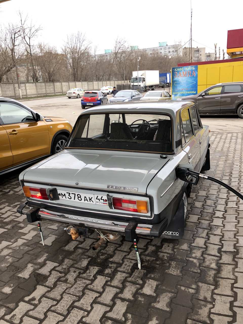 Закраска чёрного мовиля и пистоны молдингов — Lada 21063, 1,3 л, 1988 года  | кузовной ремонт | DRIVE2