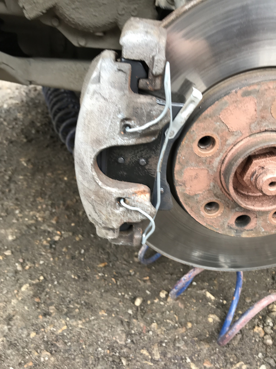 Как поменять задние колодки опель астра h Замена передних колодок - Opel Astra H, 1,8 л, 2007 года плановое ТО DRIVE2