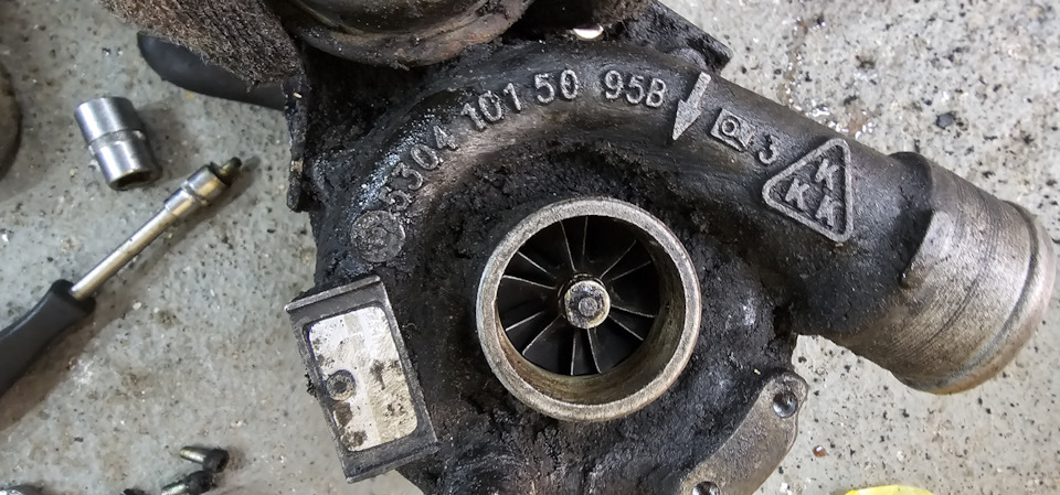 Старая, хз с каким пробегом — Volkswagen Passat B5