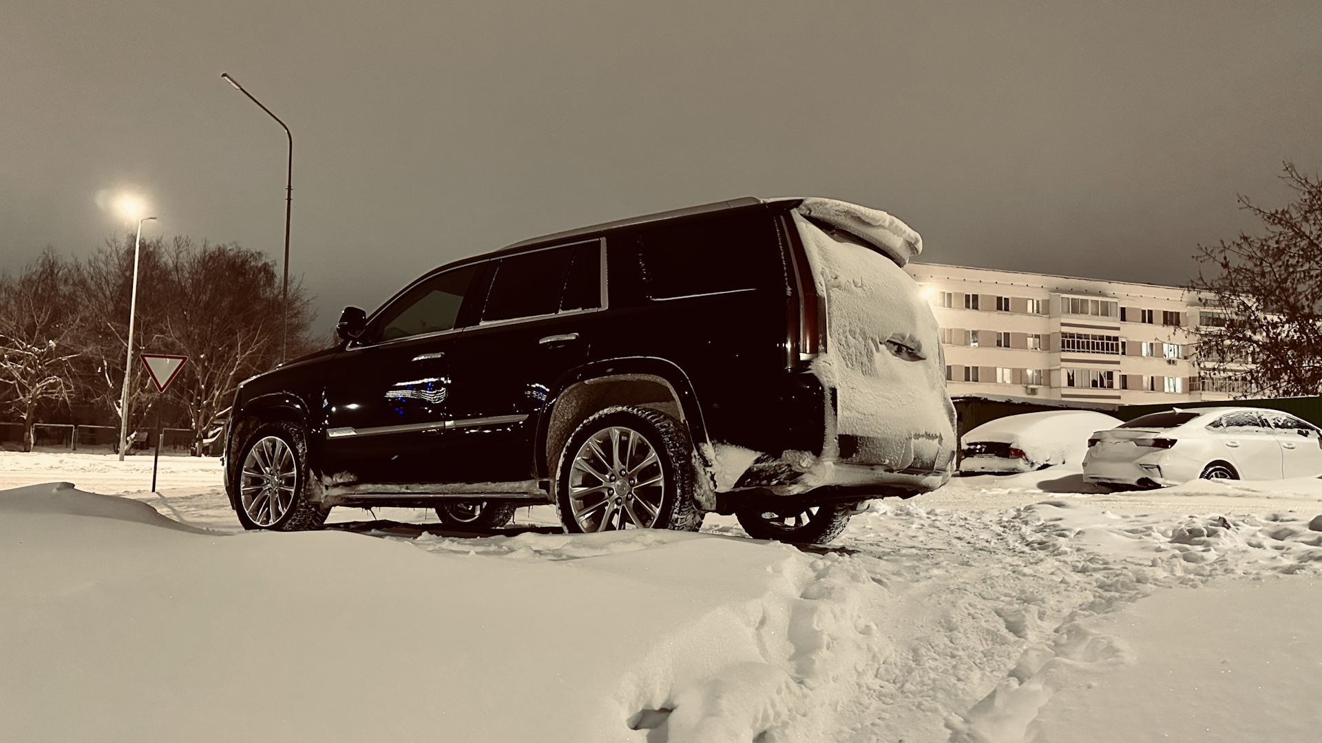 Cadillac Escalade (4G) 6.2 бензиновый 2019 | Brutto на DRIVE2