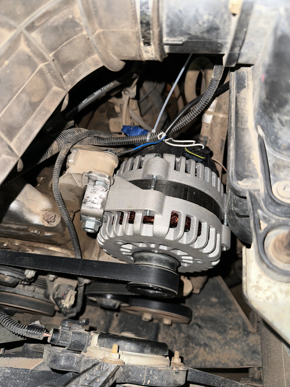 Готовый результат, все встало в аккурат, почти штатно — Chevrolet Niva GLX