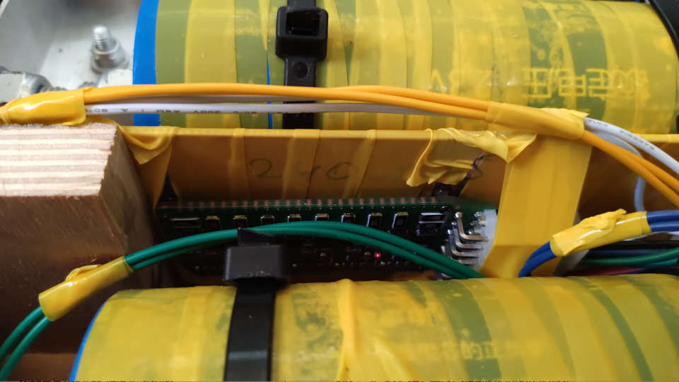 Аккумулятор V. 2.0 — Audi 100 (C3), 2 л, 1989 года | своими руками | DRIVE2