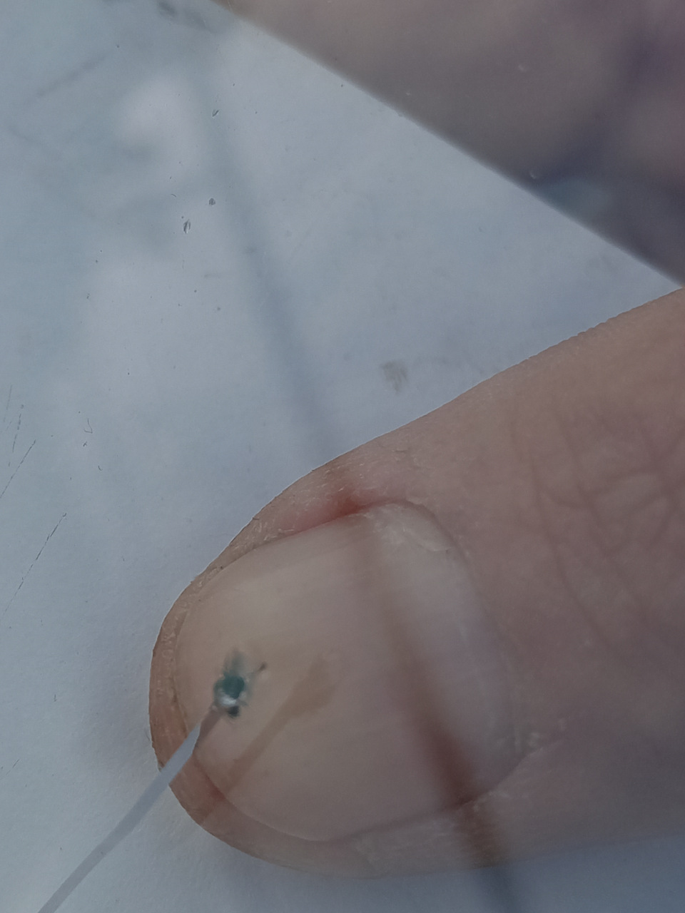 Край отверстия скололся. — Lada 2120 Надежда