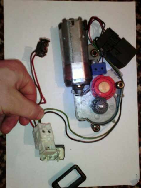Как подключить моторчик — BMW 3 series (E36), 1,8 л, 1992 года | своими ...