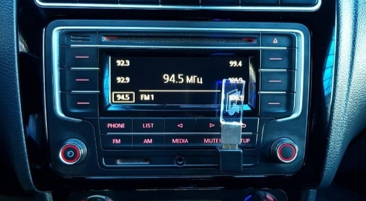 Штатное ГУ — Volkswagen Polo Sedan GT