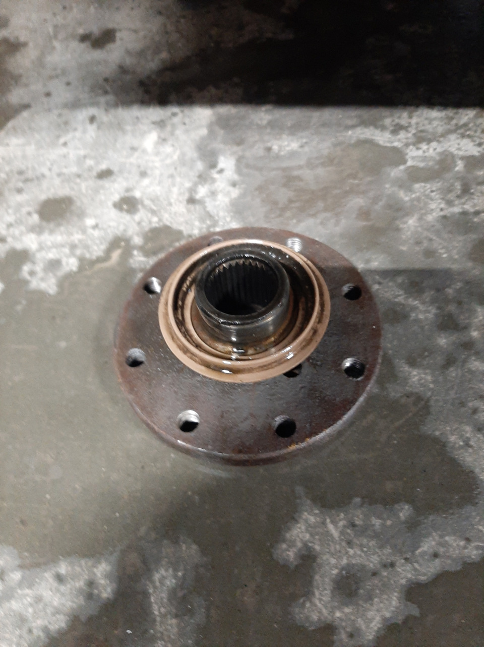 ЗАМЕНА САЛЬНИКА ХВОСТОВИКА ЗАДНЕГО МОСТА Ford F-250 — DRIVE2