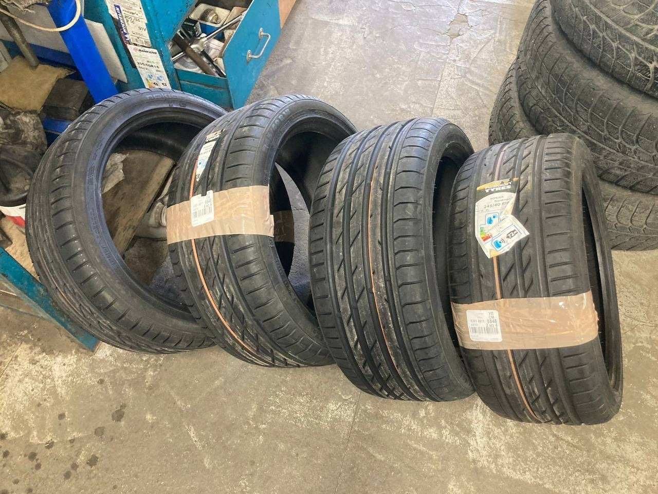 3. Nokian Nordman SZ2 245/40 R18 — Mercedes-Benz E-Class (W212), 2 л ...
