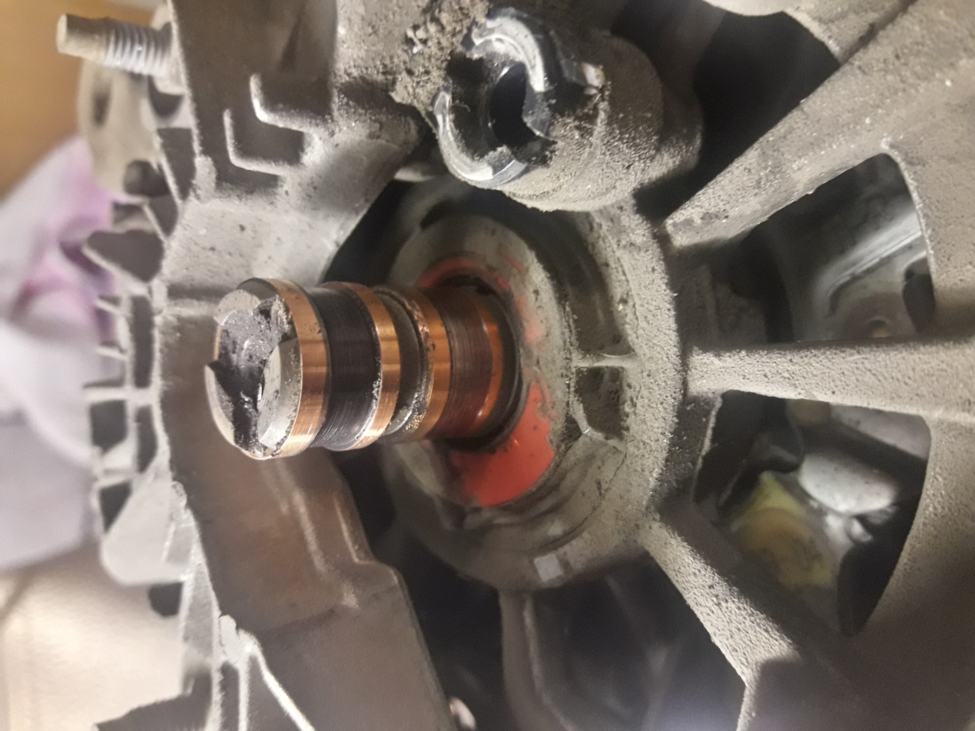 Ремень генератора хендай соната нф 2007. Генератор хендай соната тагаз 2. Хендай соната как снять генератор. 0 защита генератора. Кронштейн крепления генератора хендай соната тагаз 2.