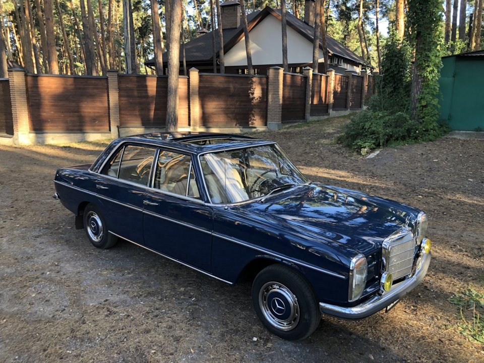 Мерседес W 115 — Mercedes-Benz W115, 2,2 л, 1973 года | фотография | DRIVE2