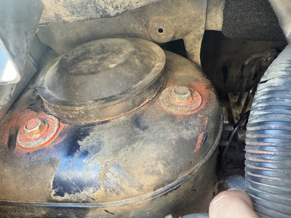 Зашита гайки и резьбы штока переднего амортизатора — Nissan Note (1G ...