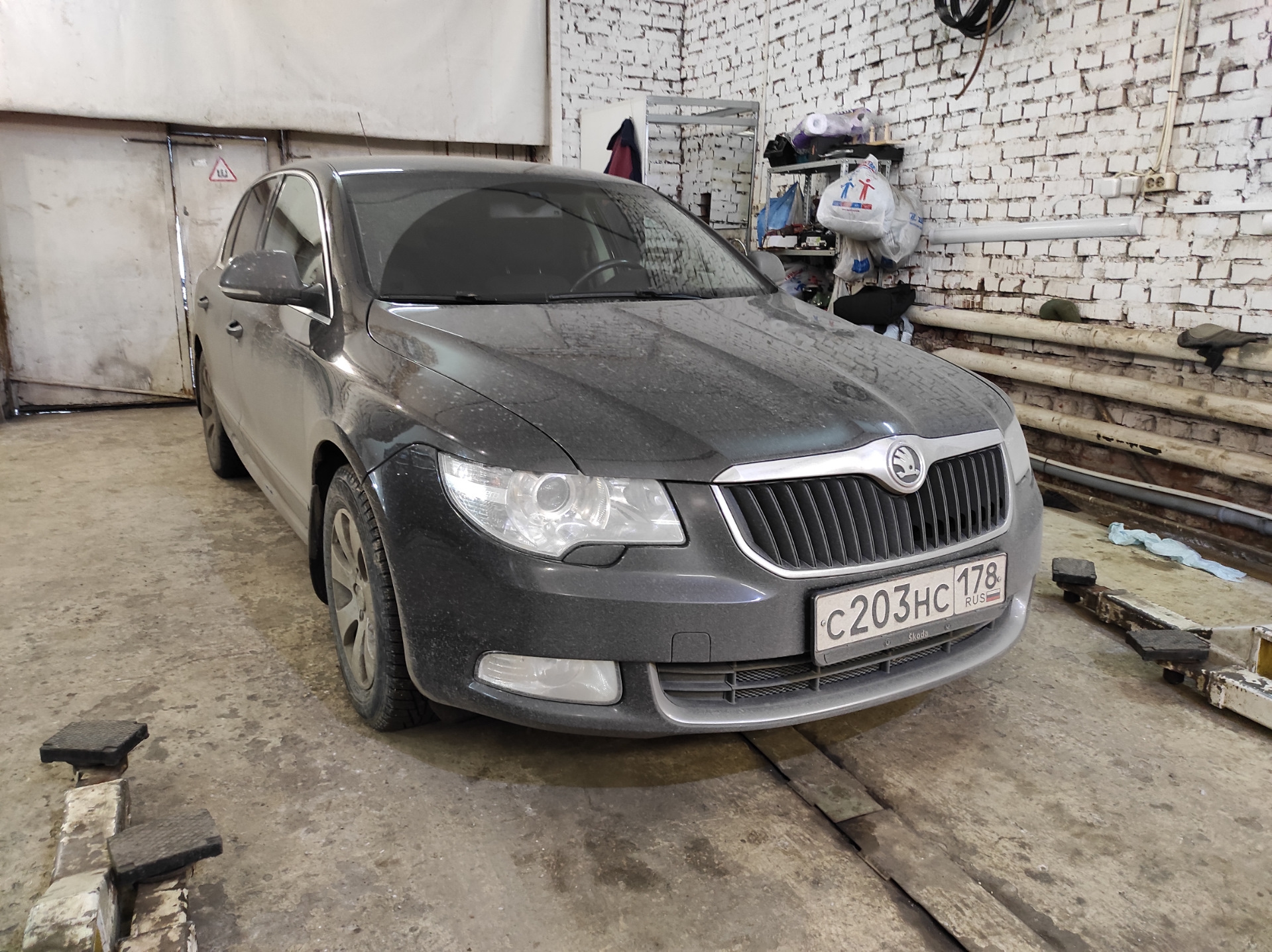 Задний левый динамик + подсветка прикуривателя — Skoda Superb Mk2, 1,8 л,  2009 года | просто так | DRIVE2