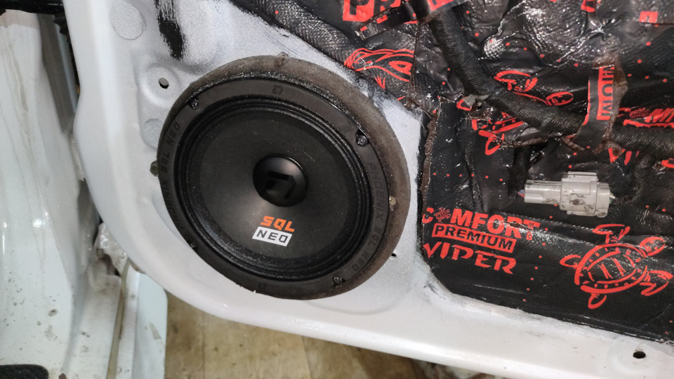 Справа новый Нео — Nissan Primera (P11)