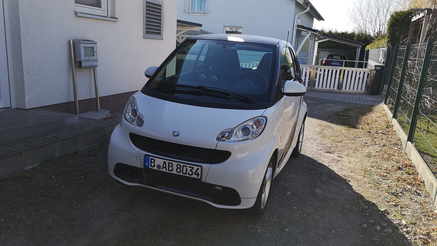 Smart fortwo (2G) 1.0 бензиновый 2012 | Белый Stadtflitzer на DRIVE2