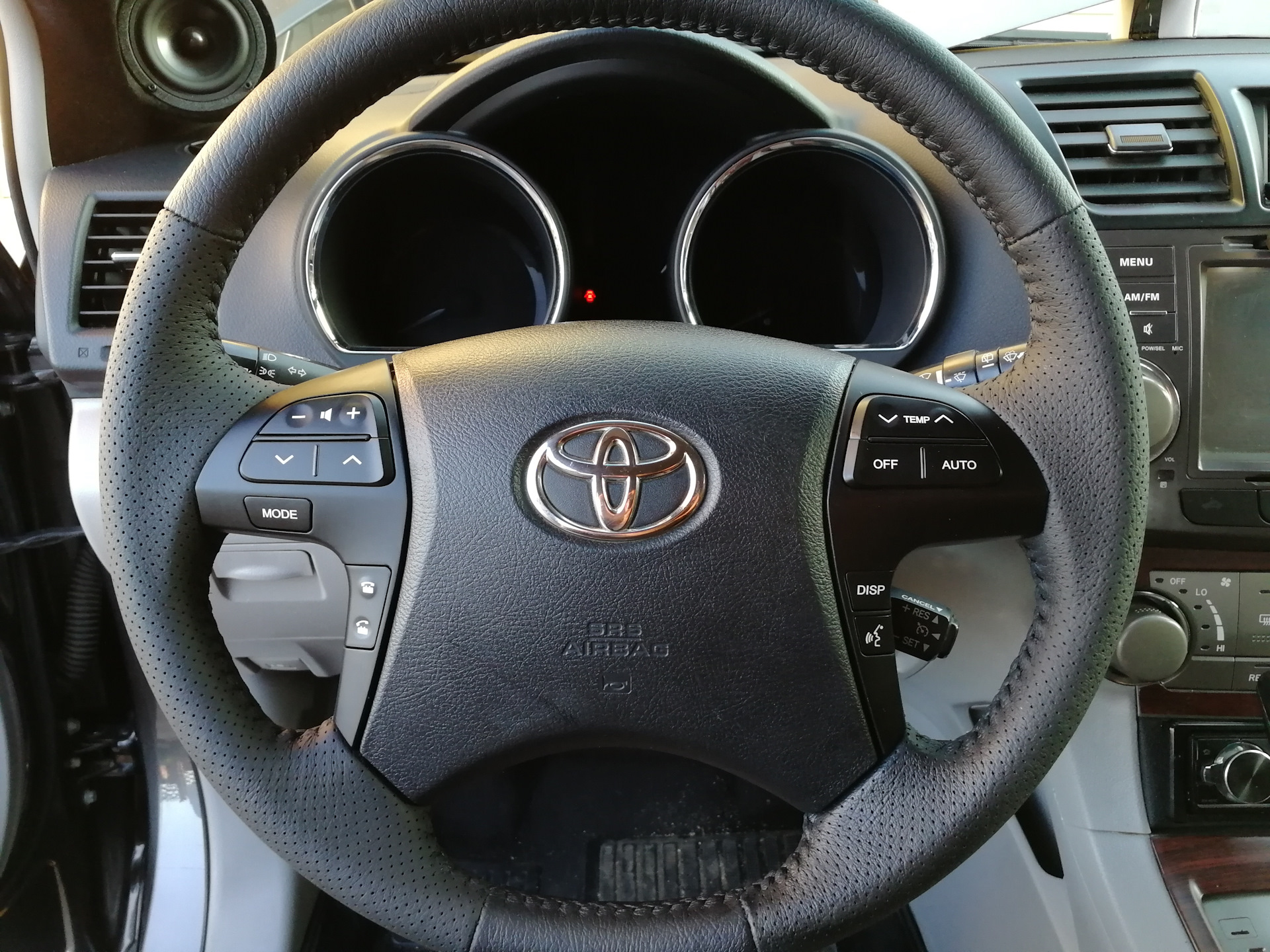 Руль тойота спринтер. Руль Toyota Highlander 2. Руль Тойота Камри 40. Руль для Toyota Highlander 2011. Руль Toyota Highlander 3.