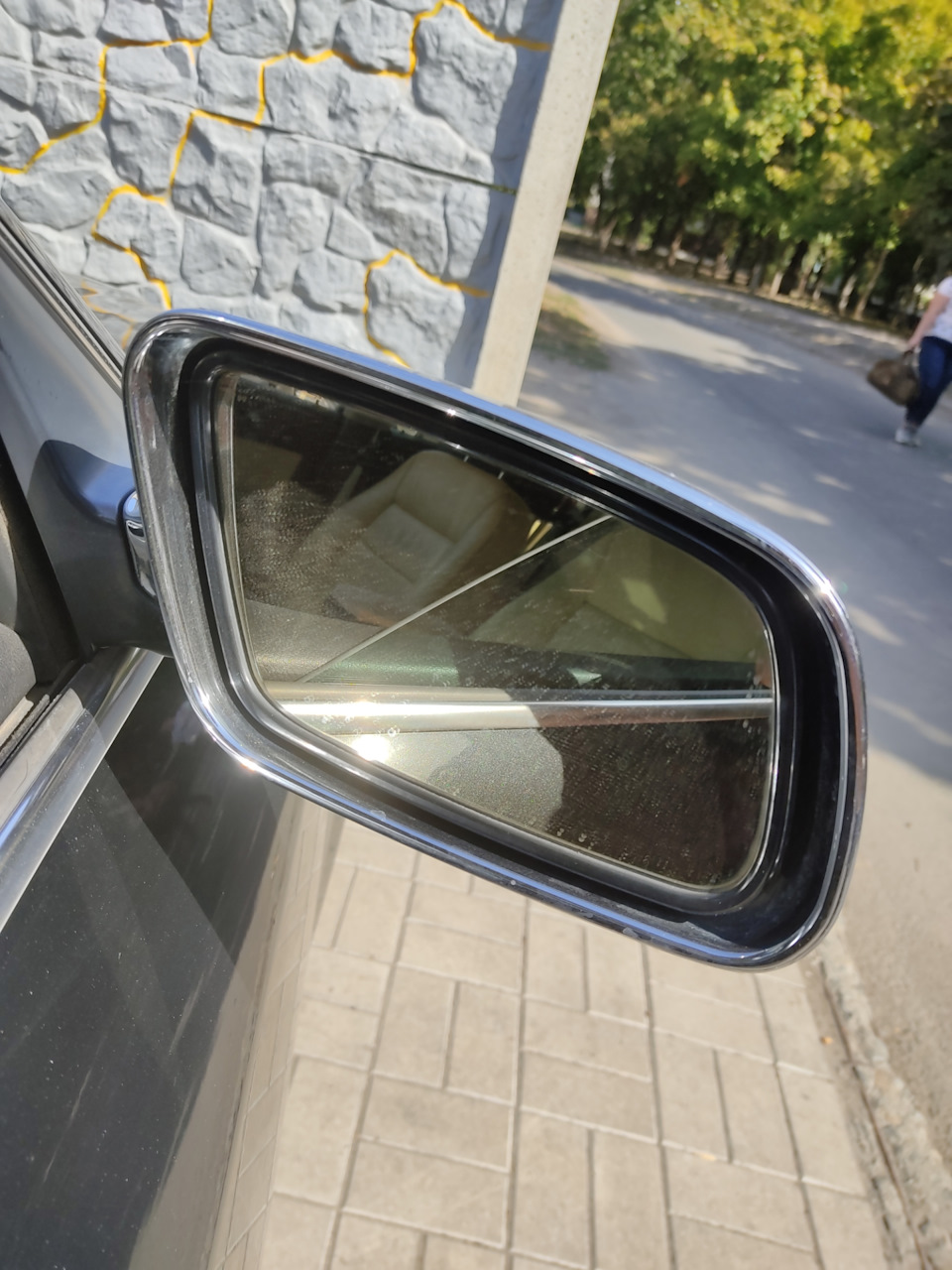 Пожелтело боковое зеркало — Audi A6 (C5), 2,5 л, 2002 года | поломка ...