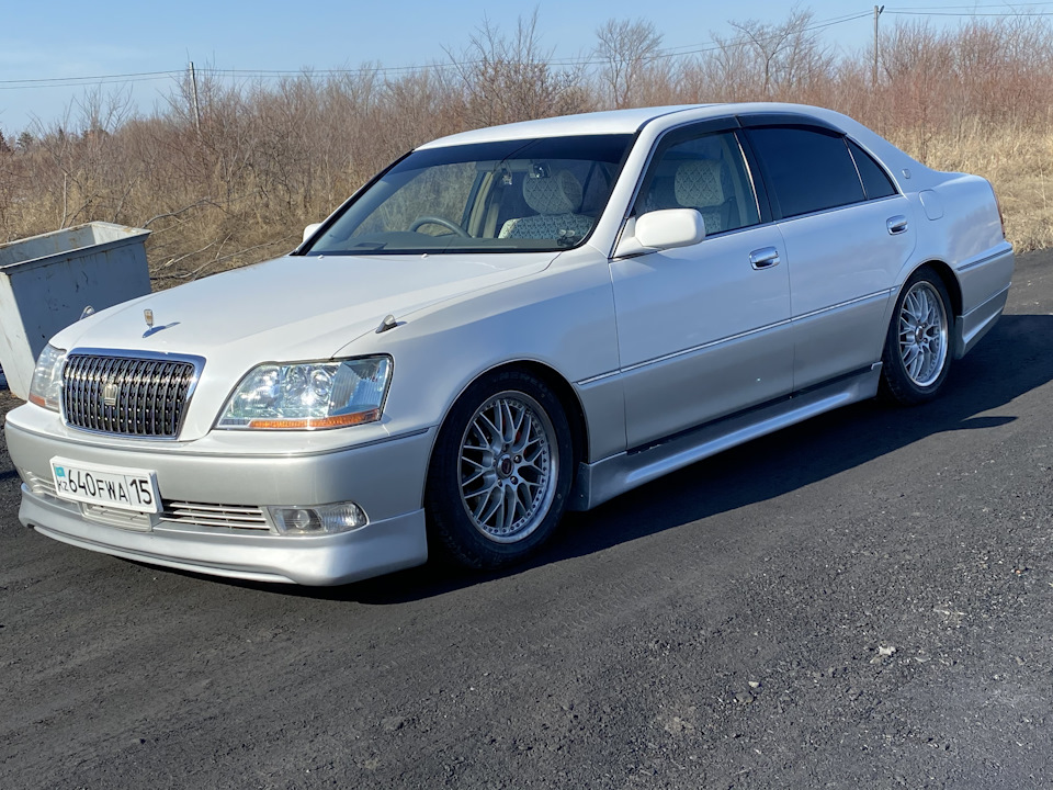 Toyota crown majesta фото