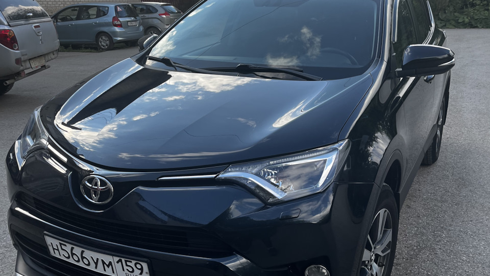 Toyota RAV4 (IV) 2.0 бензиновый 2017 | черно-серый металлик на DRIVE2