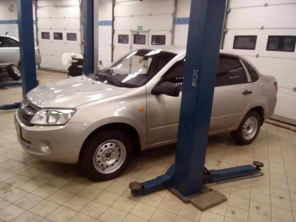 Сменил лето на зиму, поставил липучки Бриджстоун VRX — Lada Гранта, 1,6 ...