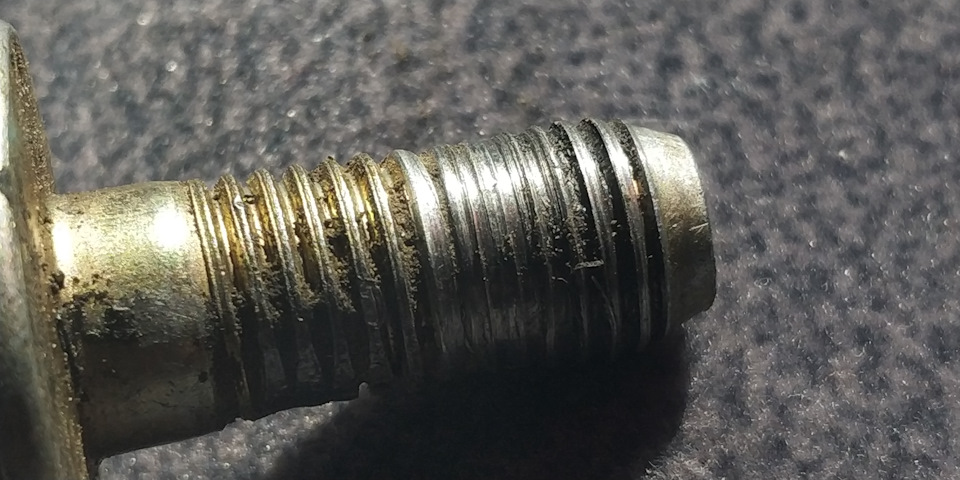 Замена болта натяжителя ремня гидроусилителя, замена ремней. — DRIVE2