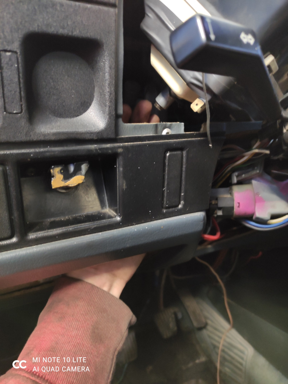 Лампочка в приборке, снятие и установка приборки, снятие(замена ...