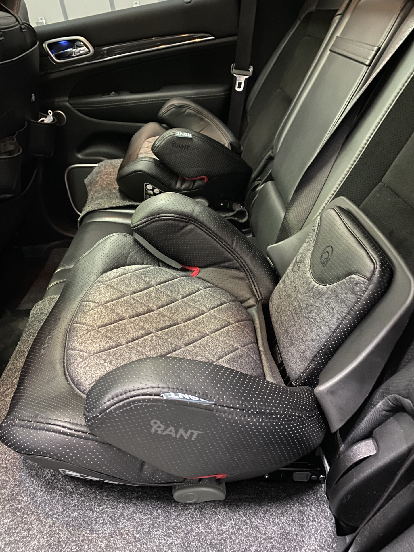 В тему или нет, но пусть будет) — Jeep Grand Cherokee SRT-8 (WK2), 6,4 ...