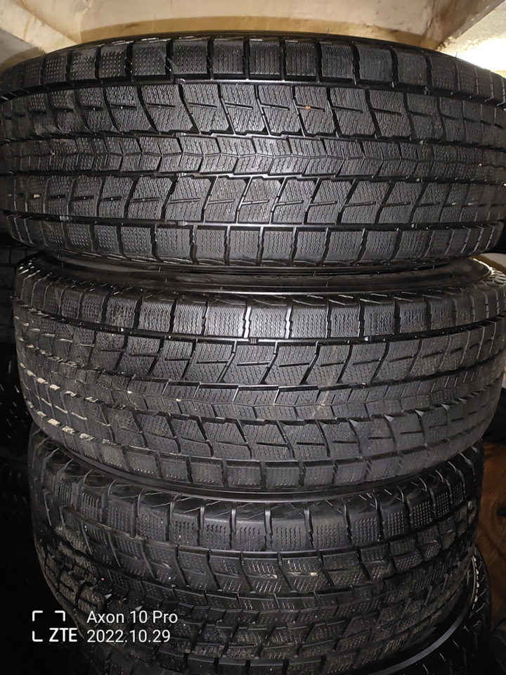 Шины зимние нешипованные Dunlop 235/60 R18 на Volvo XC90 (1G). Б/у | 40 ...