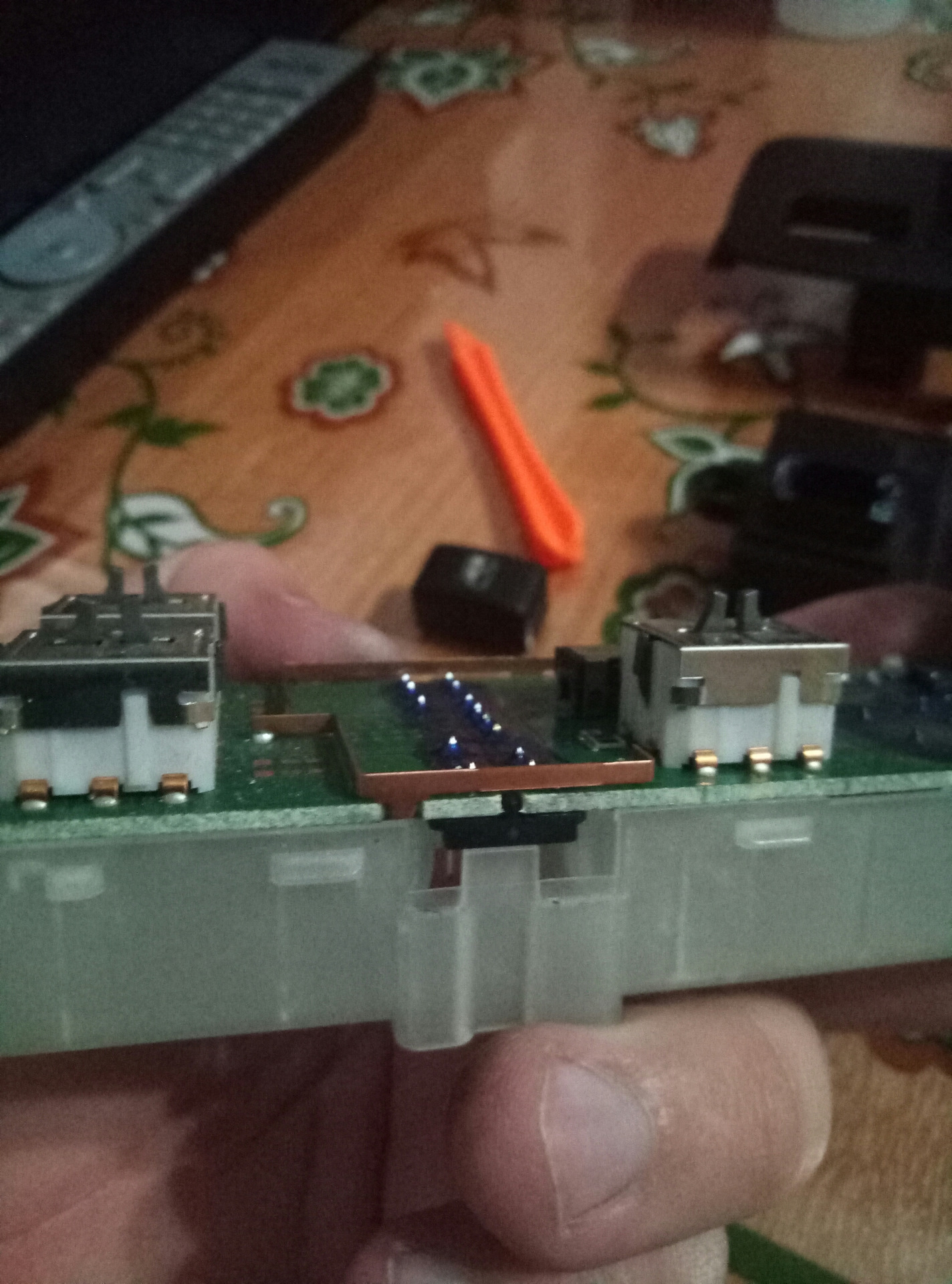 Чистка контактов цетрального блока стеклоподъемников — Nissan Qashqai ...