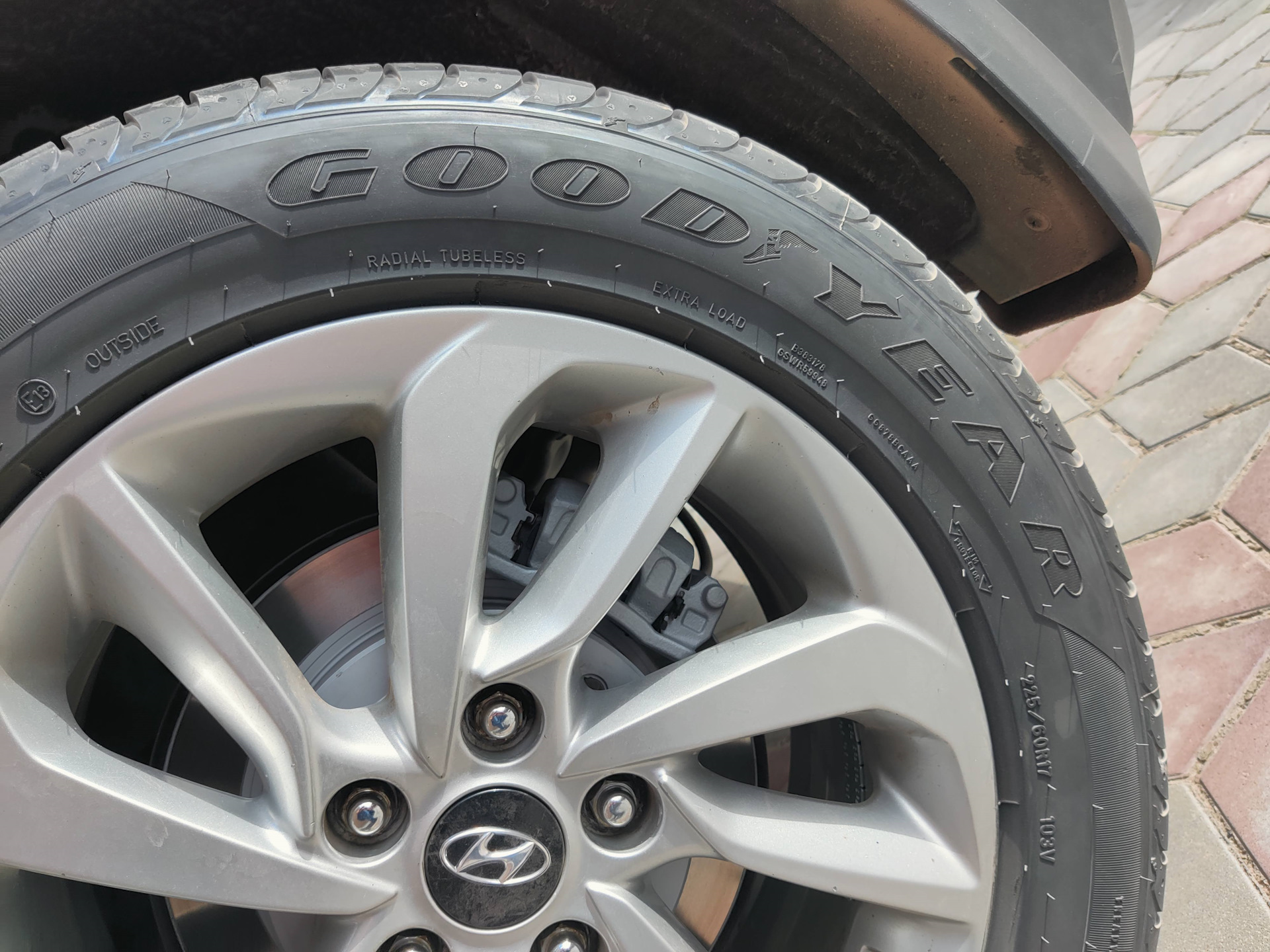 Шины r17 suv. 225 60 17 Туксон. 225/60/17 На Туссан. Goodyear Eagle Sport SUV TZ. Goodyear Eagle Sport 225/60 r17.