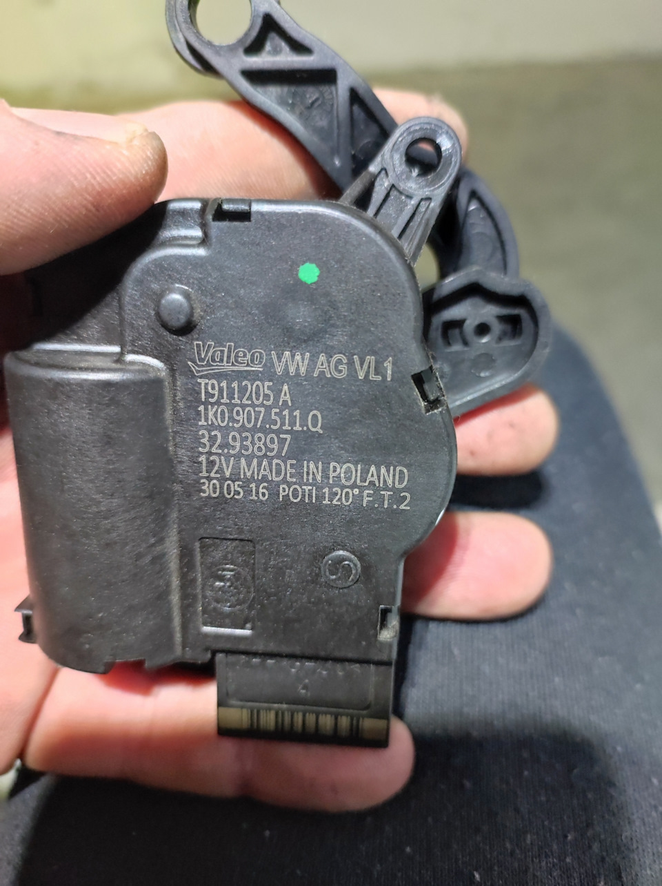 Печка справа дует холодным воздухом. — Volkswagen Jetta VI, 1,6 л, 2016 ...