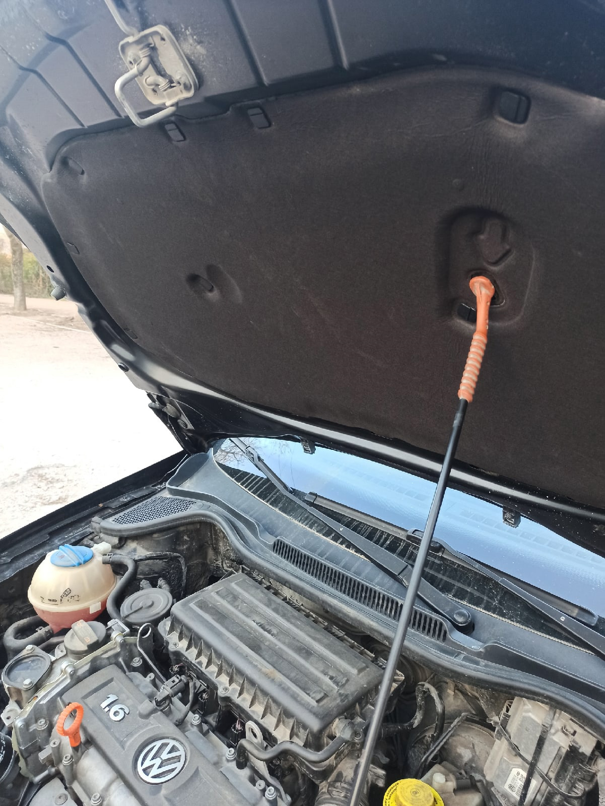 Замена шумоизоляции капота Volkswagen Polo Sedan — Volkswagen Polo ...