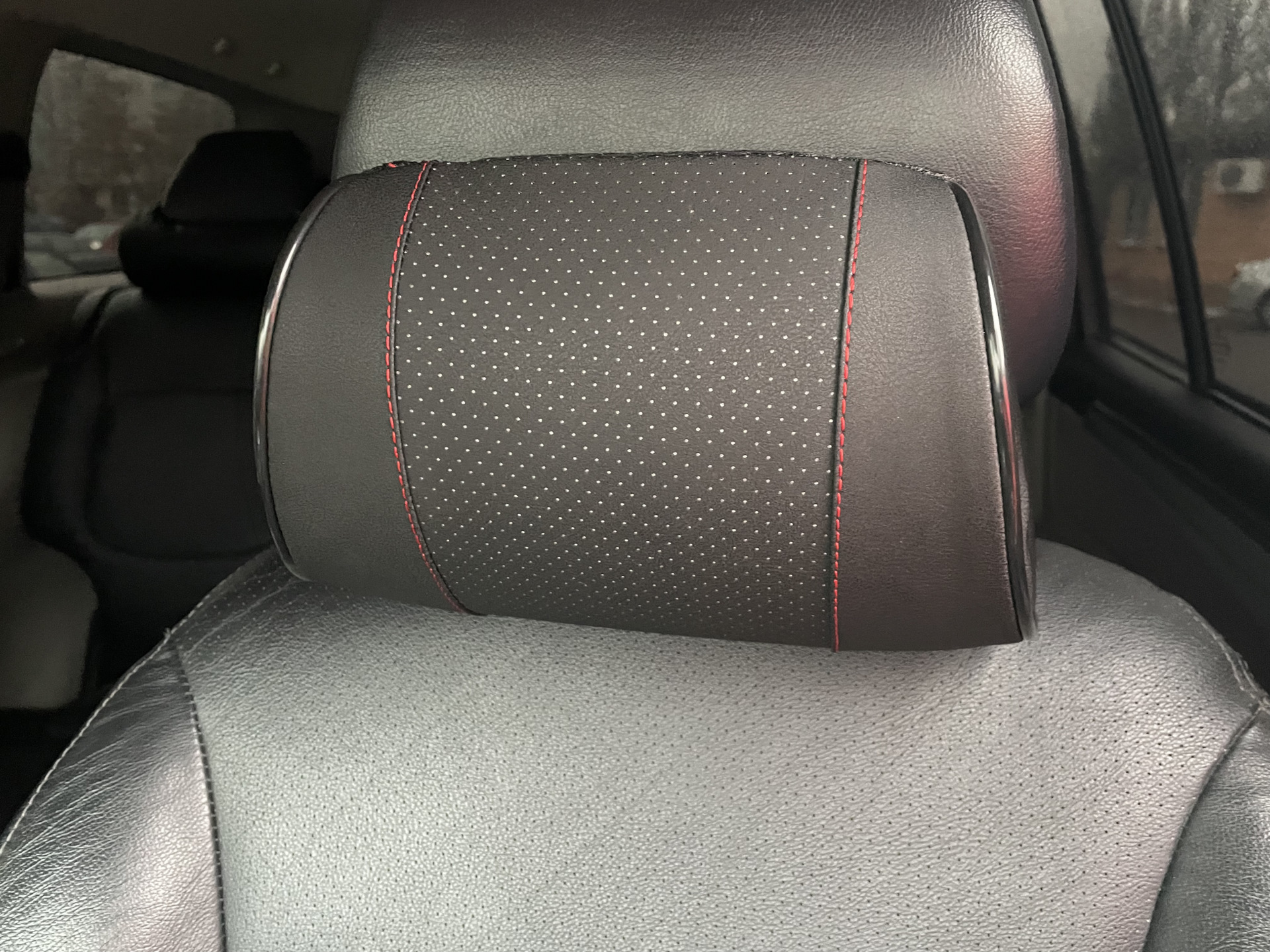 Дополнительные подголовники — Mitsubishi Pajero Sport (2G), 2,5 л, 2011 ...
