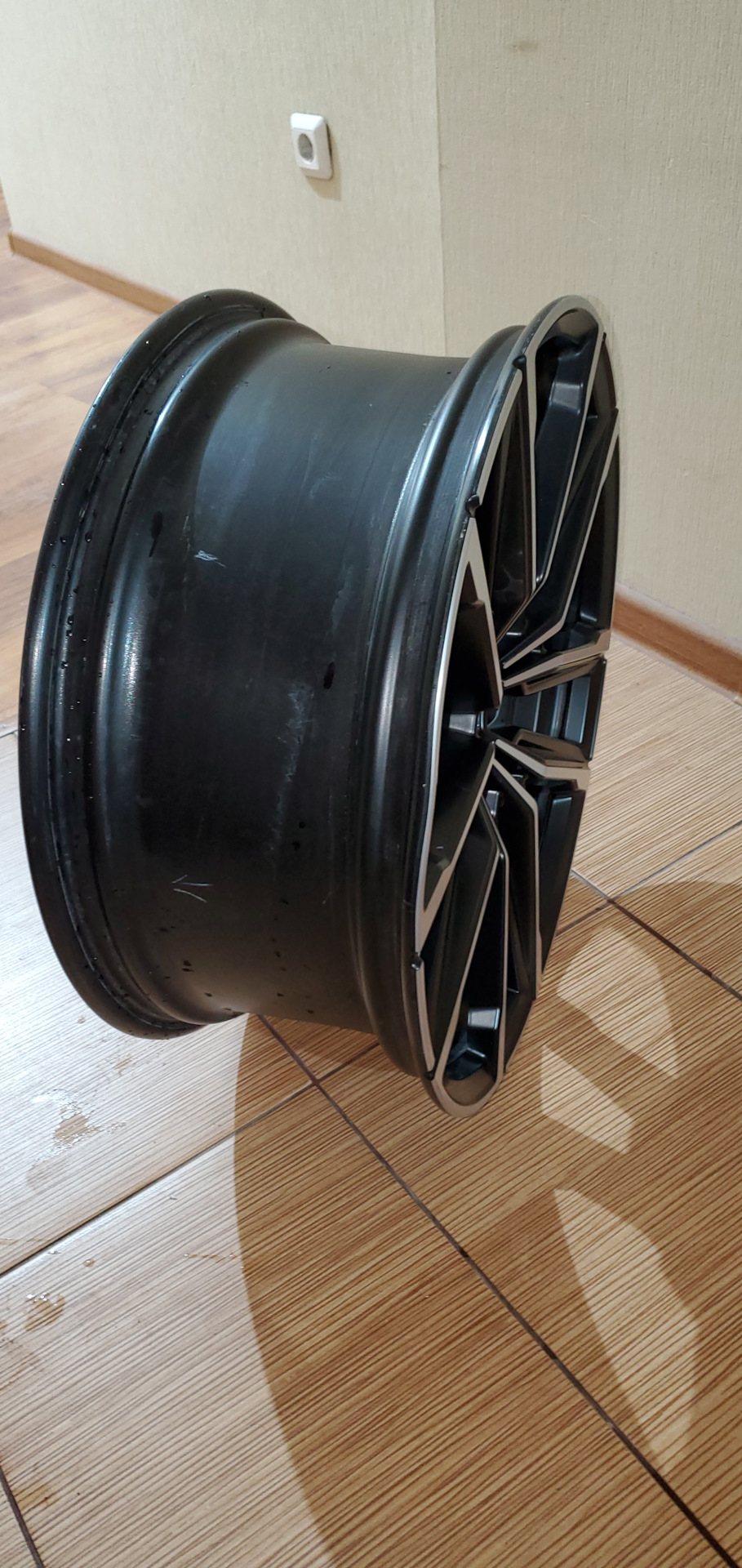 помял диск. пришлось покупать новый — BMW 4 series (G22), 2 л, 2020 ...