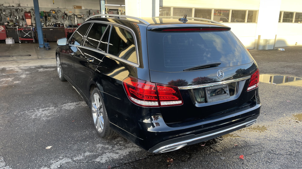 Фото в бортжурнале Mercedes-Benz E-Class (W212)