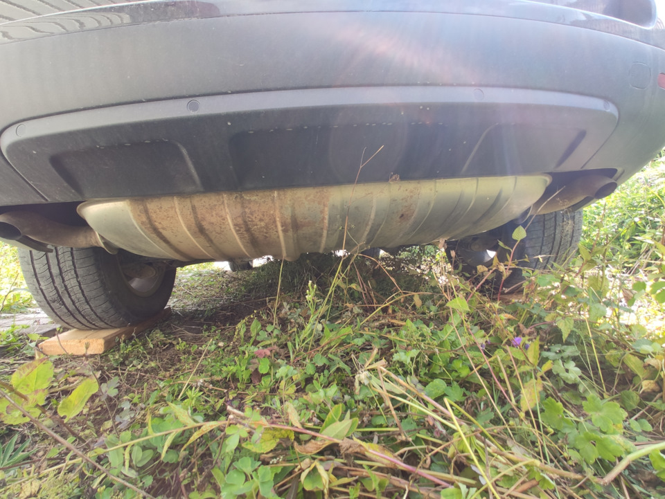 014 • Подкраска глушителя термостойкой краской — Volkswagen Touareg (1G ...