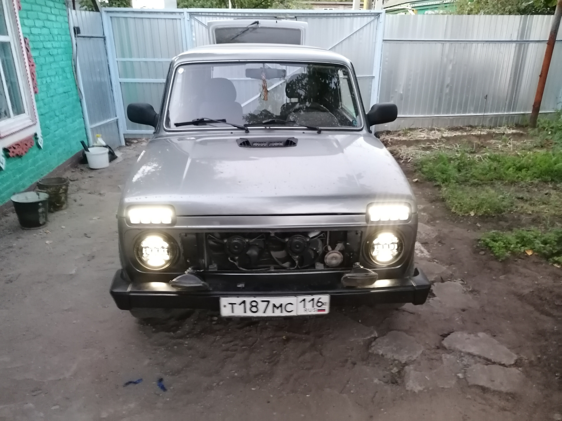 Диодная оптика на Ниву — Lada 2131, 1,8 л, 2010 года | тюнинг | DRIVE2