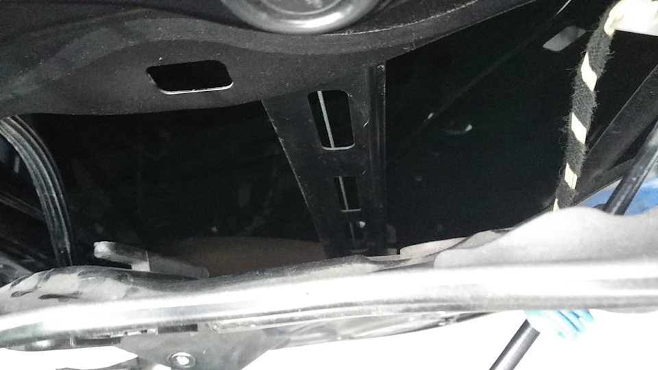 При прослушивании музыки на громкую дребезжит металл — Volkswagen ...