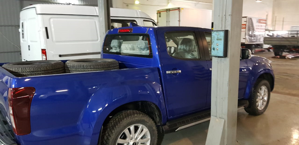 Уже груженый! )) — Isuzu D-Max (1G)